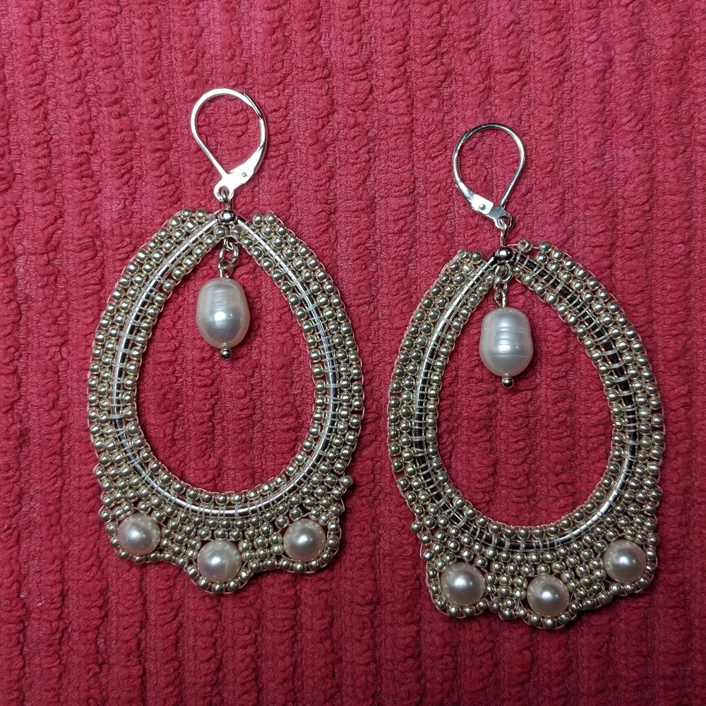 NEW freshwater pearl with sterling silver earrings